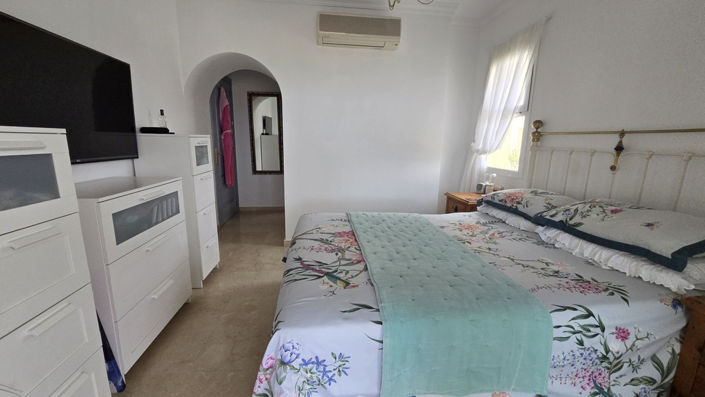 Image No.21-3 Bed Apartment for sale