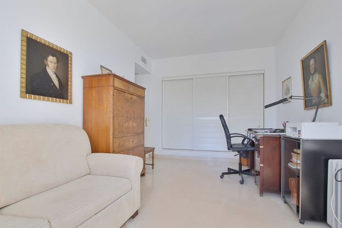 Image No.24-3 Bed Apartment for sale