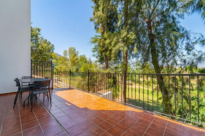 Image No.6-3 Bed Townhouse for sale