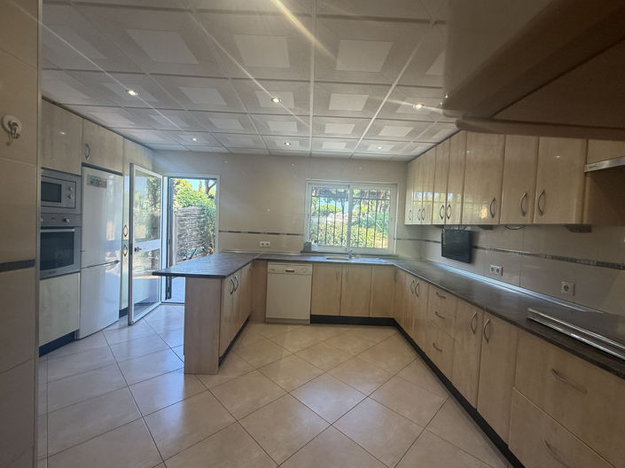 Image No.2-3 Bed Semi-Detached for sale
