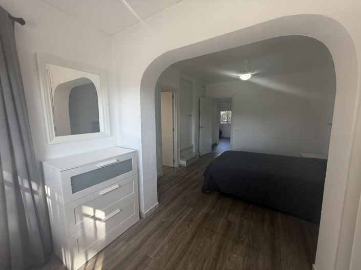 Image No.9-3 Bed Semi-Detached for sale