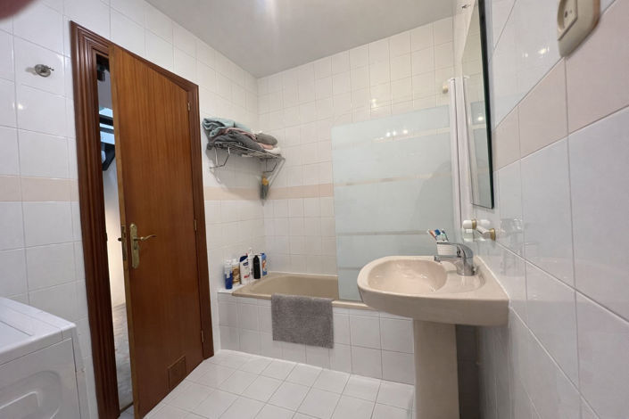 Image No.18-3 Bed Townhouse for sale