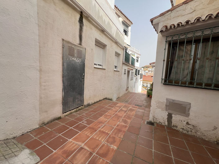 Image No.26-3 Bed Townhouse for sale