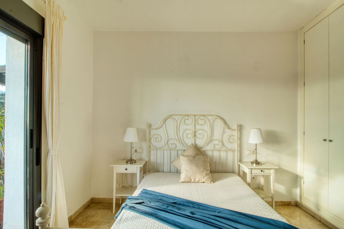 Image No.13-3 Bed Apartment for sale