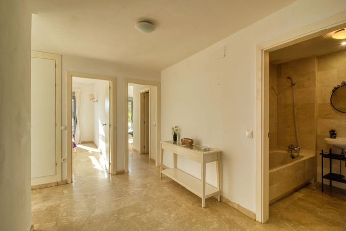 Image No.19-3 Bed Apartment for sale