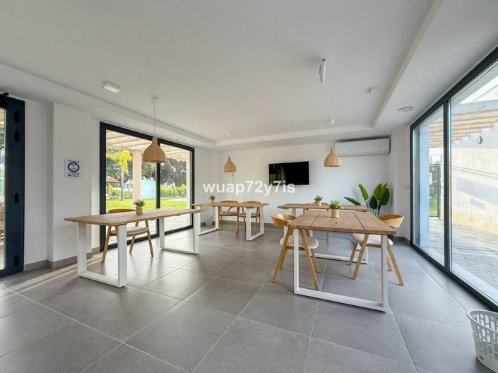 Image No.34-2 Bed Apartment for sale