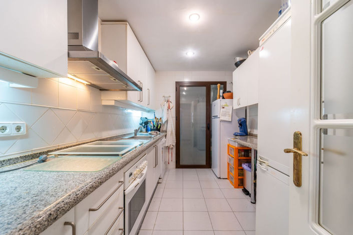 Image No.21-3 Bed Apartment for sale