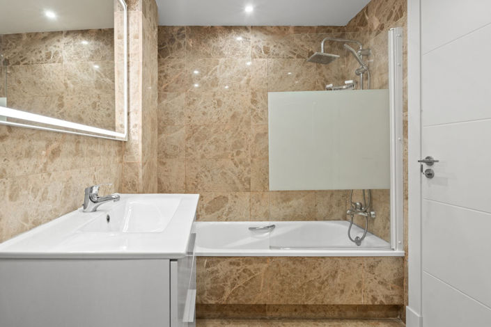 Image No.17-3 Bed Apartment for sale