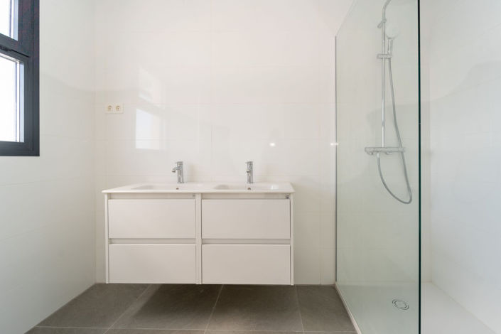 Image No.23-2 Bed Apartment for sale