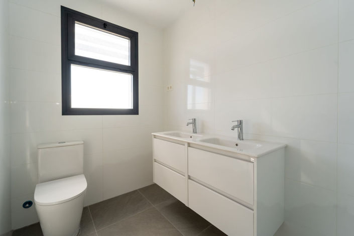 Image No.25-2 Bed Apartment for sale