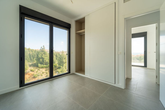 Image No.28-2 Bed Apartment for sale