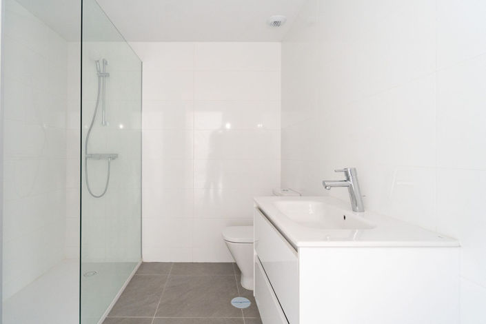 Image No.32-2 Bed Apartment for sale
