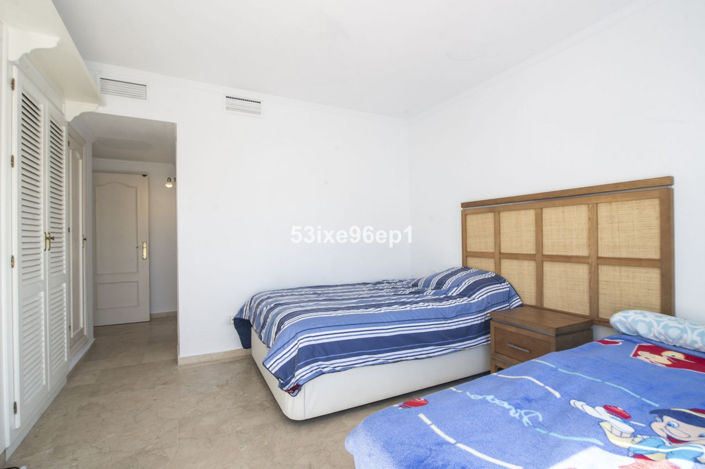 Image No.17-5 Bed Semi-Detached for sale