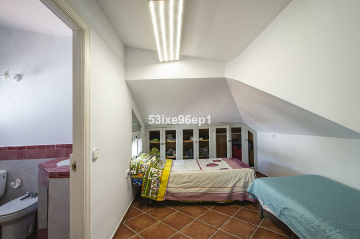 Image No.23-5 Bed Semi-Detached for sale