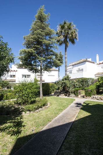 Image No.30-5 Bed Semi-Detached for sale