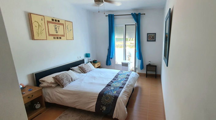 Image No.14-4 Bed Townhouse for sale