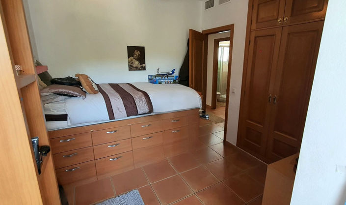 Image No.16-4 Bed Townhouse for sale