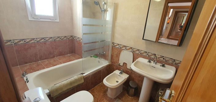 Image No.17-4 Bed Townhouse for sale