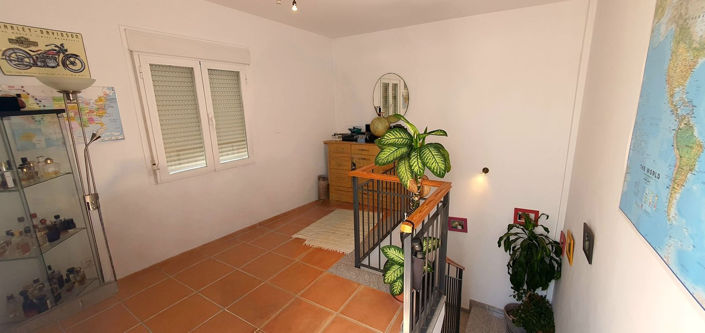 Image No.21-4 Bed Townhouse for sale