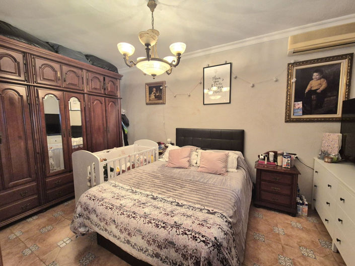 Image No.19-4 Bed Semi-Detached for sale