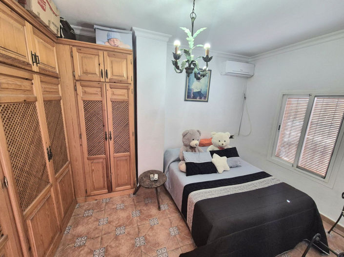Image No.34-4 Bed Semi-Detached for sale