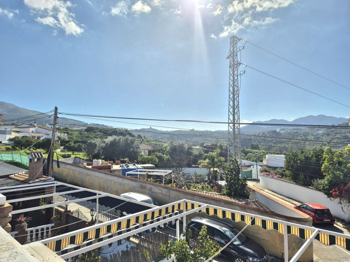 Image No.37-4 Bed Semi-Detached for sale