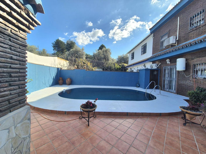Image No.4-4 Bed Semi-Detached for sale