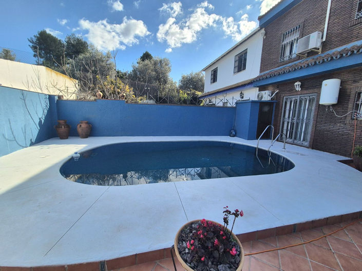 Image No.41-4 Bed Semi-Detached for sale