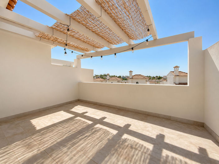 Image No.14-3 Bed Townhouse for sale
