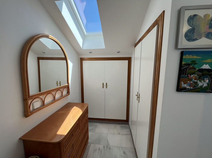 Image No.11-5 Bed Apartment for sale