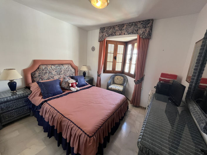 Image No.8-5 Bed Apartment for sale