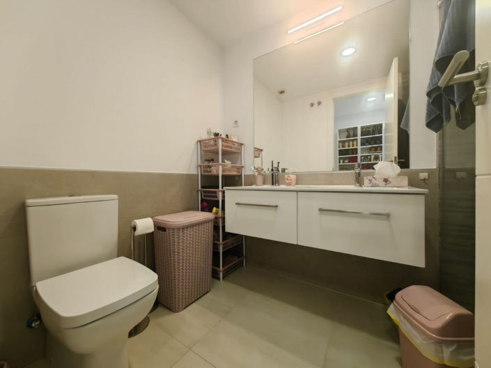 Image No.21-3 Bed Apartment for sale