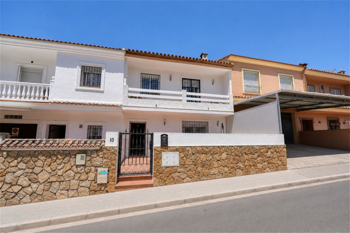Image No.19-3 Bed Townhouse for sale
