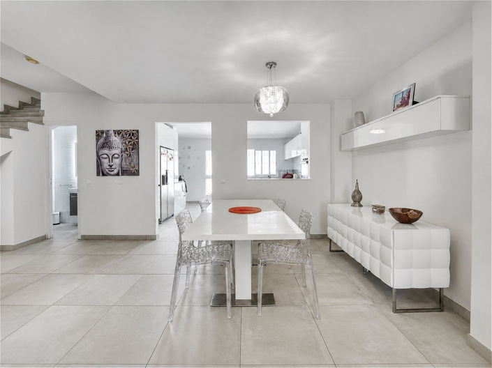 Image No.7-3 Bed Townhouse for sale