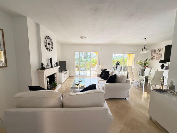 Image No.17-3 Bed Semi-Detached for sale