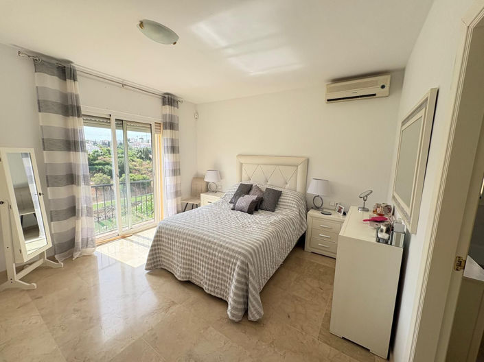 Image No.26-3 Bed Semi-Detached for sale