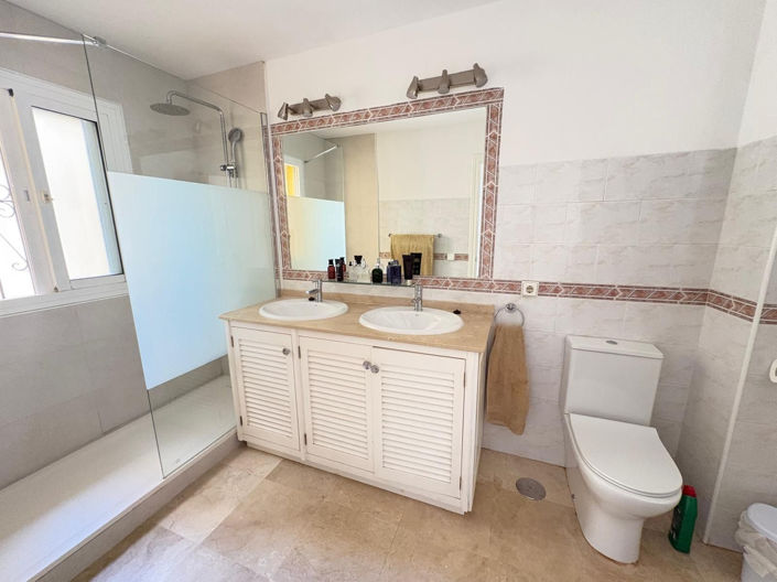 Image No.29-3 Bed Semi-Detached for sale