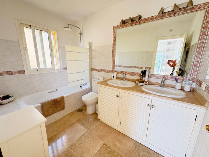Image No.34-3 Bed Semi-Detached for sale