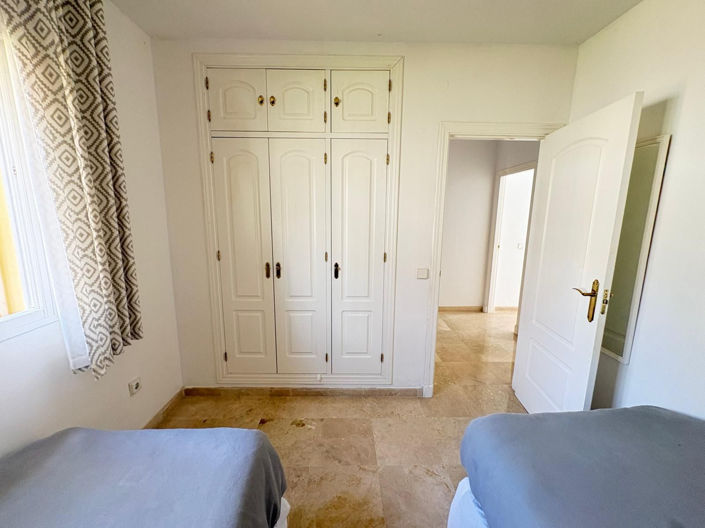 Image No.36-3 Bed Semi-Detached for sale