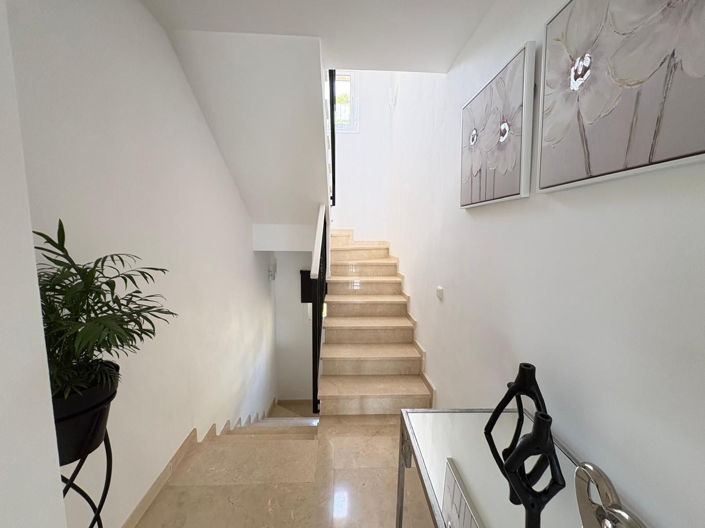 Image No.37-3 Bed Semi-Detached for sale