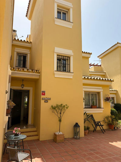 Image No.8-3 Bed Semi-Detached for sale