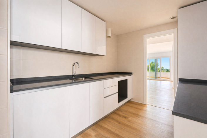 Image No.10-3 Bed Apartment for sale