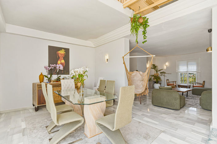 Image No.14-5 Bed Townhouse for sale