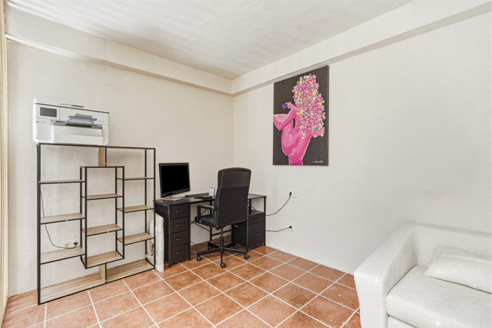Image No.19-5 Bed Townhouse for sale