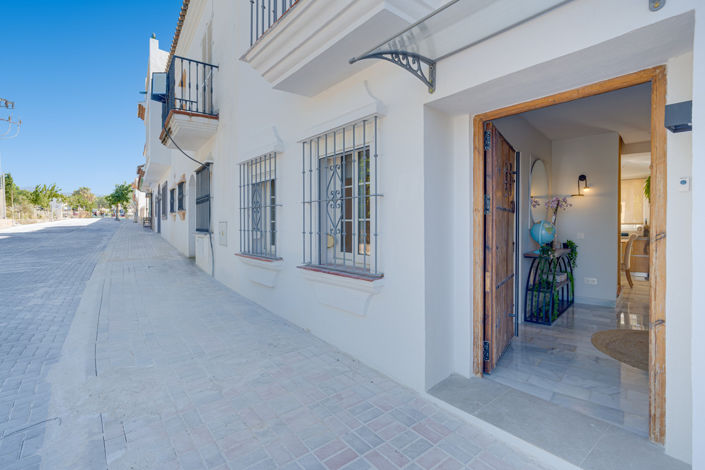 Image No.23-5 Bed Townhouse for sale