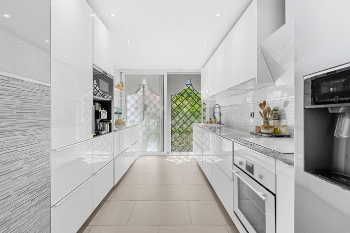 Image No.53-3 Bed Apartment for sale