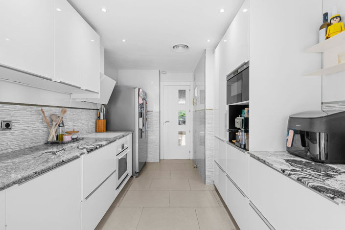 Image No.56-3 Bed Apartment for sale