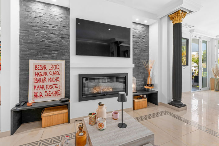 Image No.8-3 Bed Apartment for sale