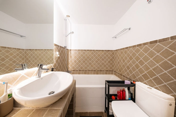 Image No.16-2 Bed Apartment for sale