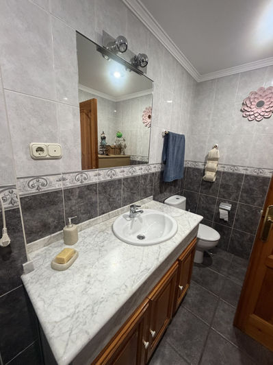 Image No.12-3 Bed Townhouse for sale